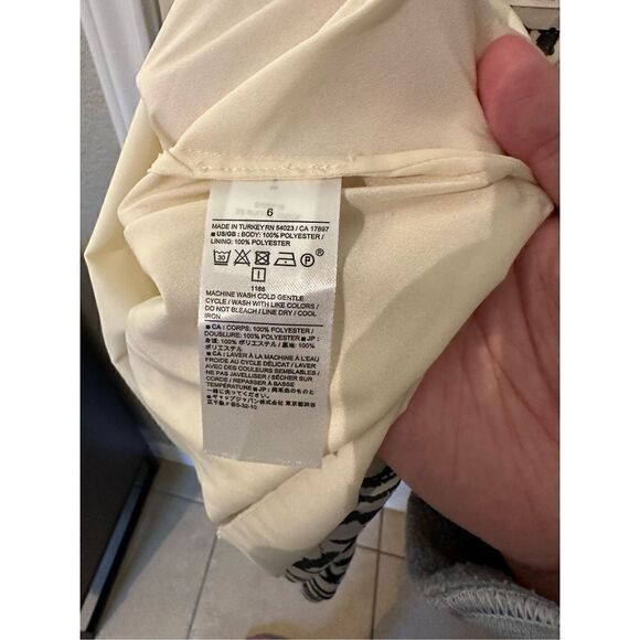 NWOT Banana Republic Black/White Printed Ruffle Sleeve Maxi Dress - Size 6 - 629 - Picture 11 of 12